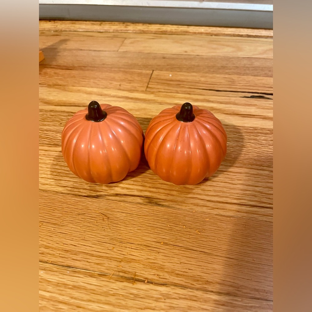 Fall pumpkin decor bundle - Picture 9 of 10